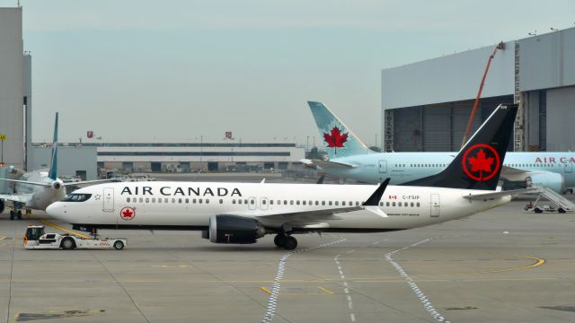 Boeing 737 MAX 8 (C-FSIP) - Air Canada Boeing 737-8 MAX C-FSIP in Toronto 