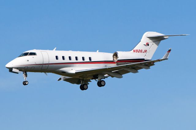 Bombardier Challenger 300 (N926JR) - RUAN INC.