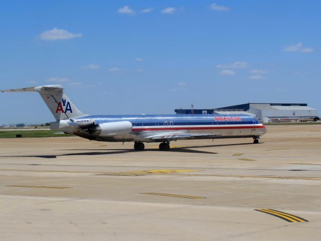 McDonnell Douglas MD-80 (N481AA)