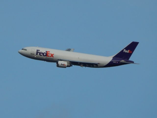 Airbus A300F4-600 (N661FE) - A 1995 FedEx Express Airbus A300-600  flies over my house making its final turn towards Dulles International Airport at 3,000 FT.