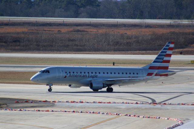 Embraer 175 (N101HQ)