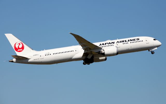 JA865J — - Climbing From Rwy 34L