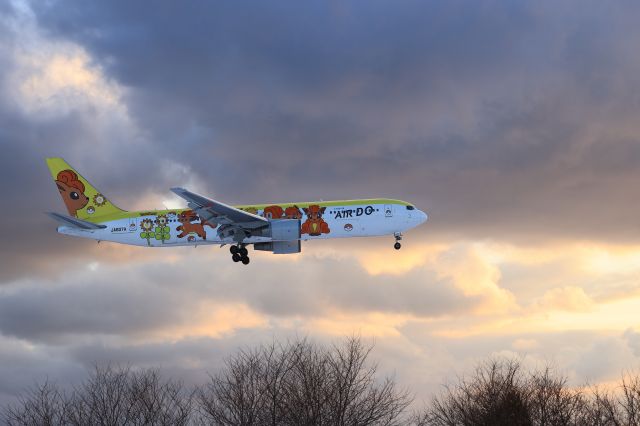 BOEING 767-300 (JA607A) - January 8,2023:HND-HKD.