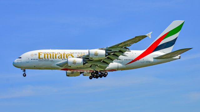 Airbus A380-800 (A6-EUE)