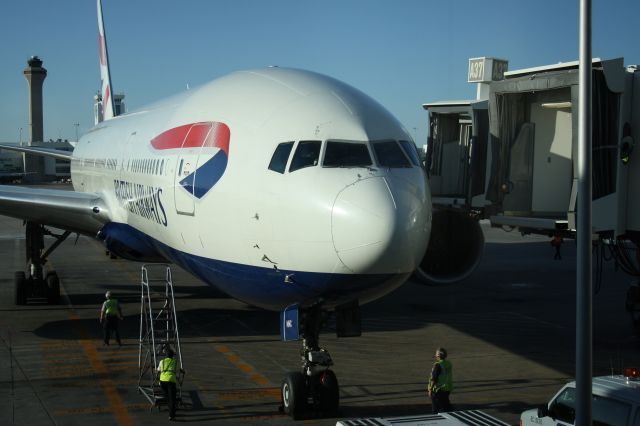 Boeing 777-200 (G-YMMC) - Arriving from London Heathrow