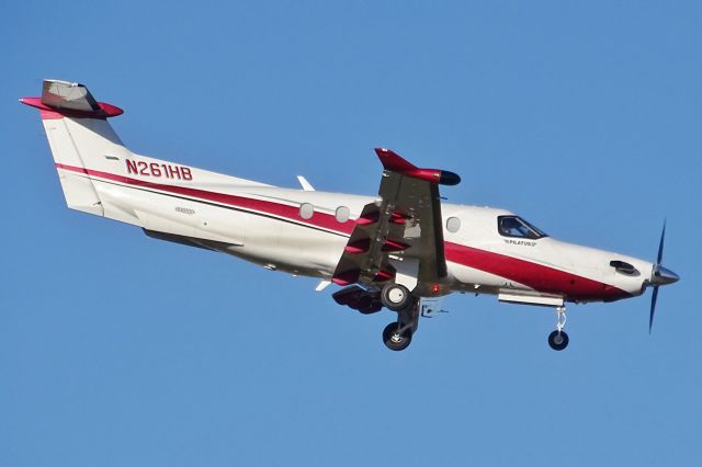 Pilatus PC-12 (N261HB)