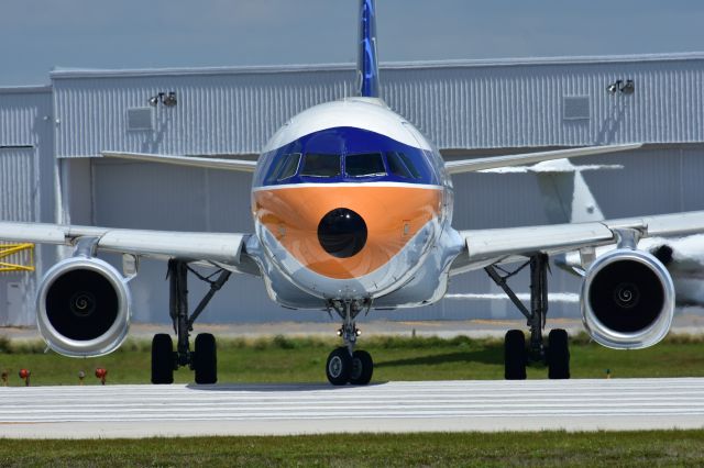 Airbus A320 (N763JB)