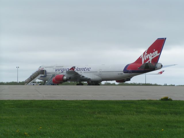 Boeing 747-400 (G-VTOP)