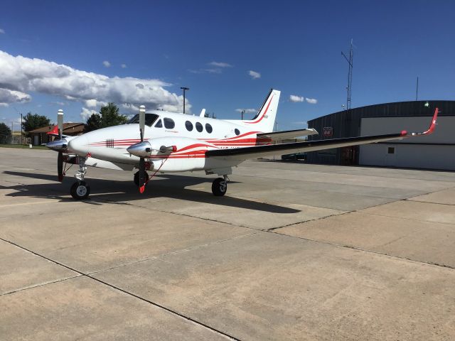 Beechcraft King Air 90 (N84NE)