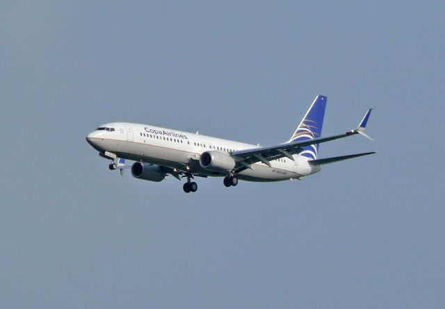 Boeing 737-700 (HP-1842CMP)