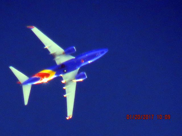 Boeing 737-700 (N7850B)