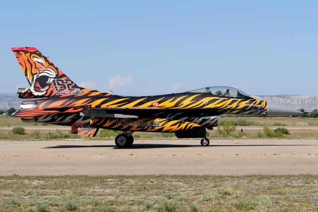 Lockheed F-16 Fighting Falcon (92-0014) - NTO Tiger Meet 2016