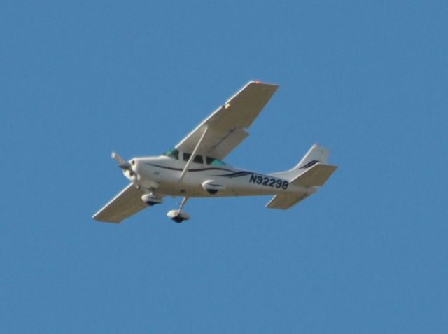 Cessna Skylane (N92298)