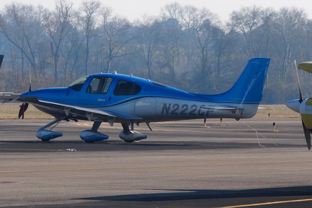 Cirrus SR-22 (N222CF)