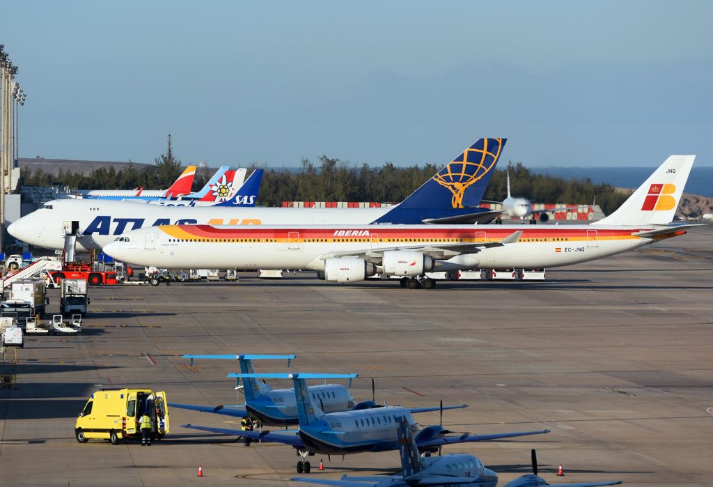 Airbus A340-600 (EC-JNQ)