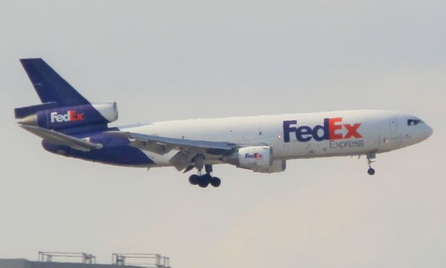 McDonnell Douglas DC-10 (N318FE)