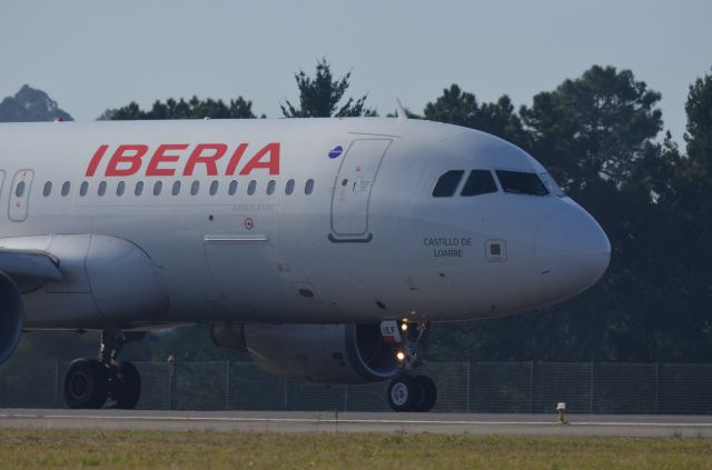 Airbus A320 (EC-IEF) - EC-IEF Front View Going To TakeOff From LEVX Destination LEMD. 18-11-2021