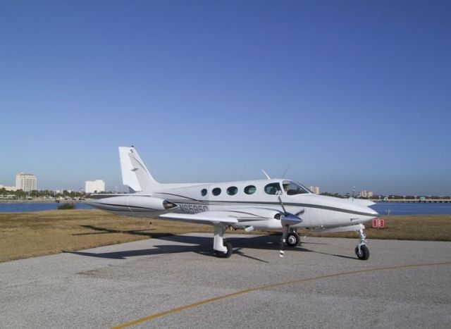 Cessna 335 (N6595C)