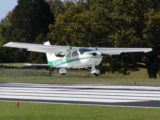 N13484 — - Cessna Cardinal at M54