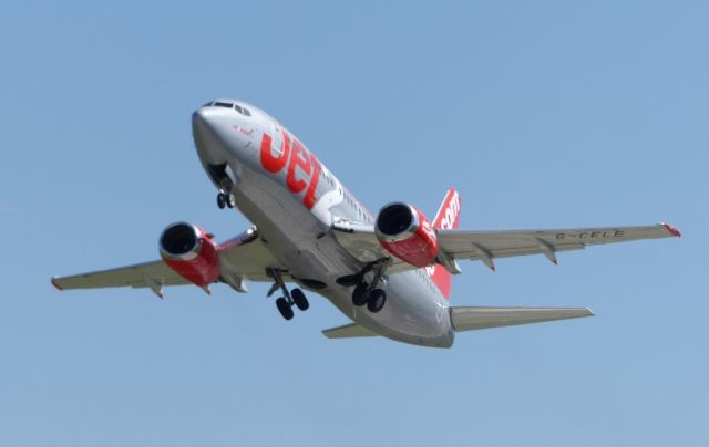 BOEING 737-300 (G-CELE) - C/N 24029 Date 27/04/15