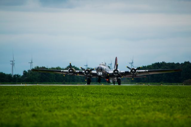 Boeing B-17 Flying Fortress (N3193G) - The Yankee Lady B-17 taxis down the runway back to parking.