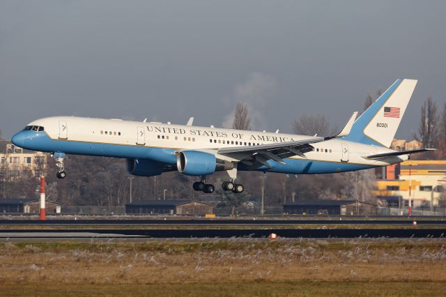 Boeing 757-200 (98-0001)