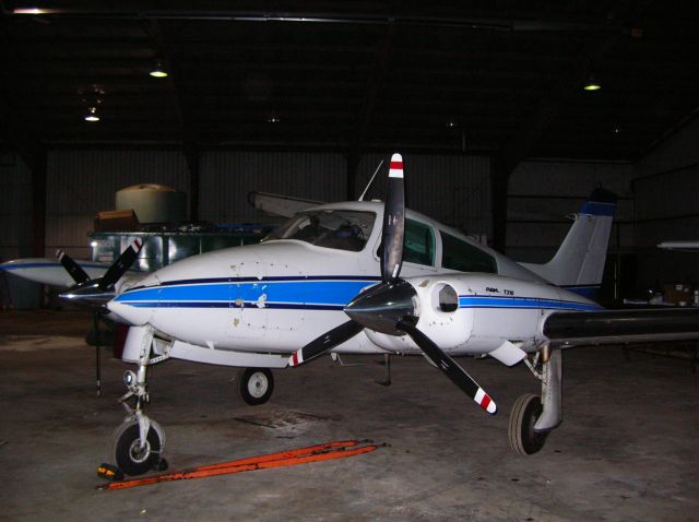 Cessna 310 (N7714Q)