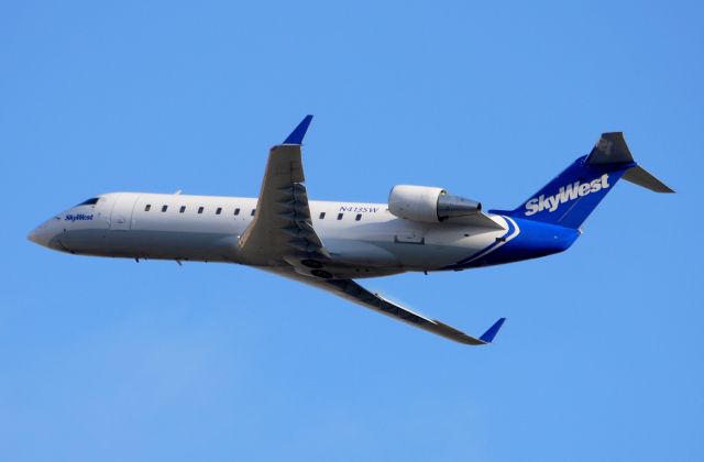 Canadair Regional Jet CRJ-200 (N413SW) - First upload in new colors