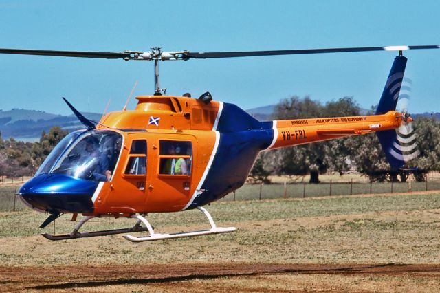 Robinson R-44 (VH-FRL) - BAROSSA HELICOPTERS - BELL 206B - II - REG : VH-FRL (CN 771) - OFF AIRPORT BAROSSA VALLEY SA. AUSTRALIA (6/10/1995)