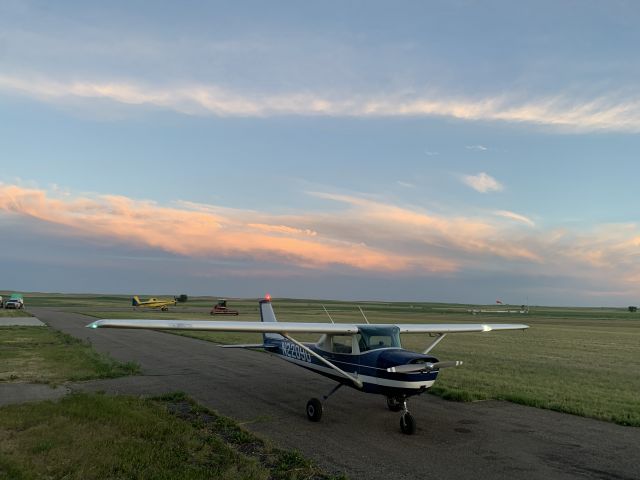 Cessna Commuter (N22090) - Golden hour