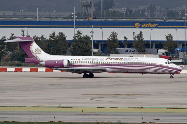 McDonnell Douglas MD-87 (EC-KJI)