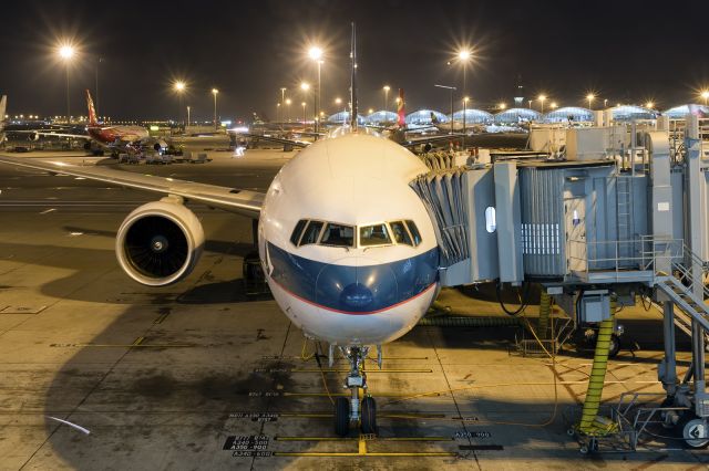 BOEING 777-300 (B-KPO) - 25th Oct., 2015