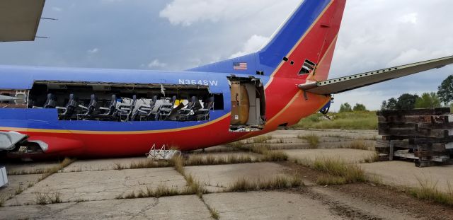 Boeing 737-700 (N364SW) - Remains of N364SW at Stuttgart Municipal Airport, Stuttgart, Arkansas.