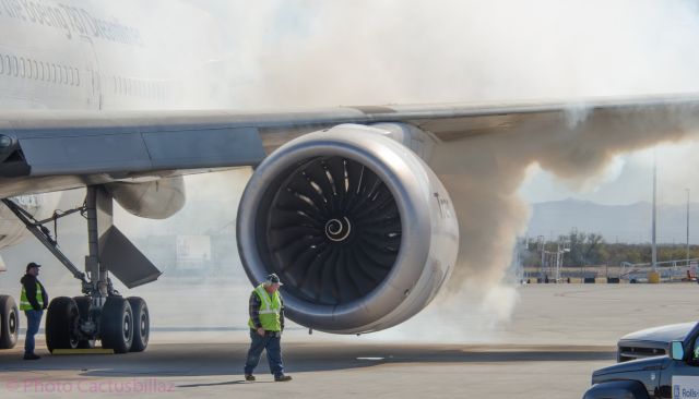 Boeing 747-200 (N787RR) - 01/14/2014 RR New #2 engine first run