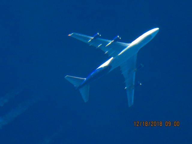 Boeing 747-400 (N477MC)