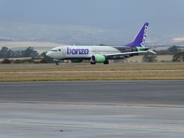 Boeing 737-700 (C-FLHI)