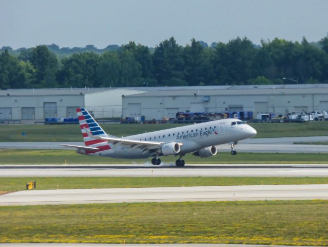 Embraer ERJ 175 (N107HQ) - American Eaglebr /Republicbr /ERJ 175