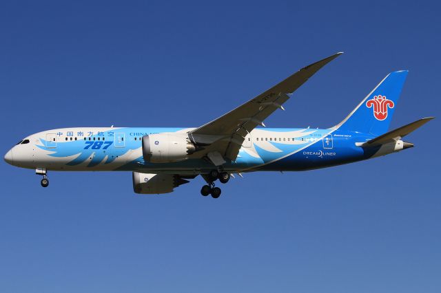 Boeing 787-8 (B-2735)