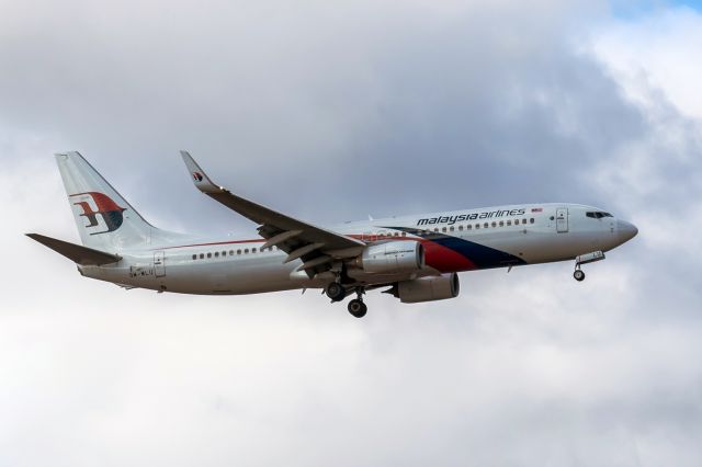 Boeing 737-800 — - Boeing 737-8H6 cn 39940-4870. MAS 9M-MLU final runway 21 25 June 2023