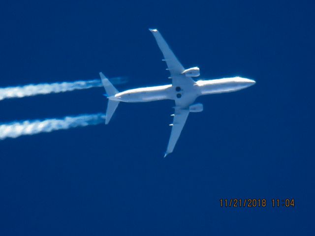 Boeing 737-900 (N68880)