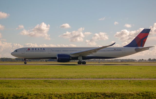 Airbus A330-300 (N417DX) - Take Off RWY36L Delta A330-941N cn2000 25-09-2022