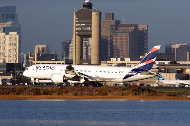 Boeing 787-9 Dreamliner (CC-BGN)