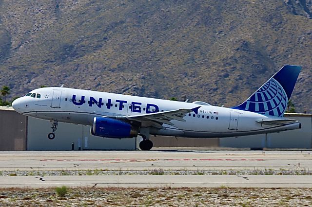 Airbus A319 (N871UA)