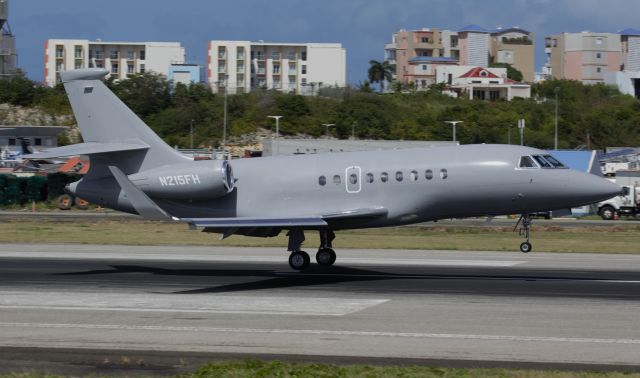 Dassault Falcon 2000 (N215FH)