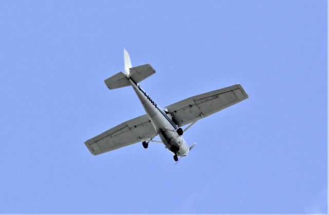 C-FRHT — - C-FRHT Cessna 152 Cargair Ltee en vol au dessus de Lavaltrie QC. le 22-07-2021 à 13:54