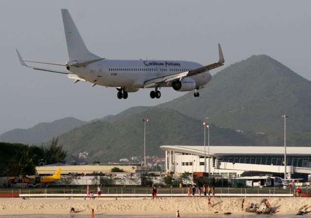 Boeing 737-800 (9Y-MBJ)