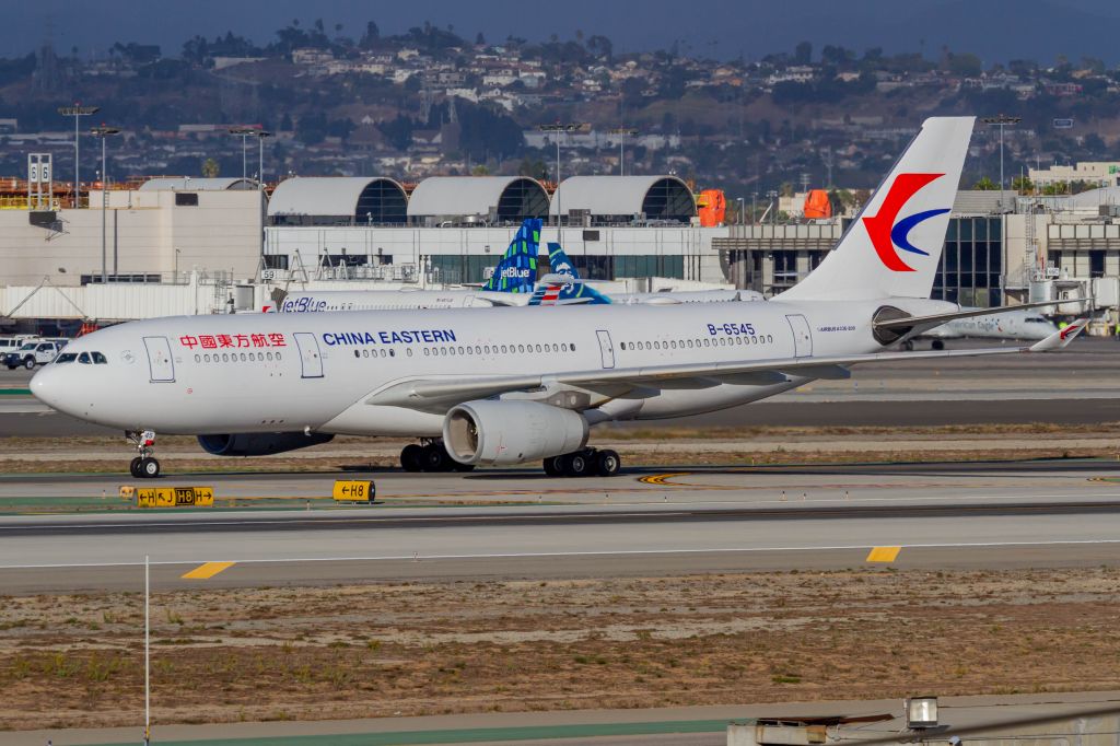 Airbus A330-200 (B-6545)
