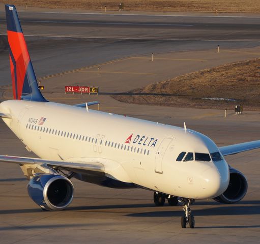 Airbus A320 (N324US)