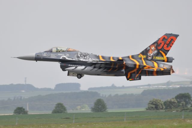 Lockheed F-16 Fighting Falcon (SFR87) - NTM 2011 Cambrai France