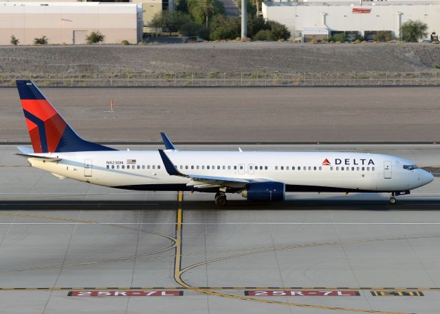 Boeing 737-900 (N823DN)